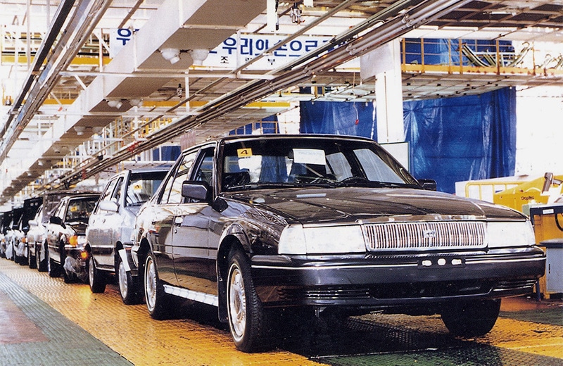 1987-the-midsize-concord-sedan-starts-production