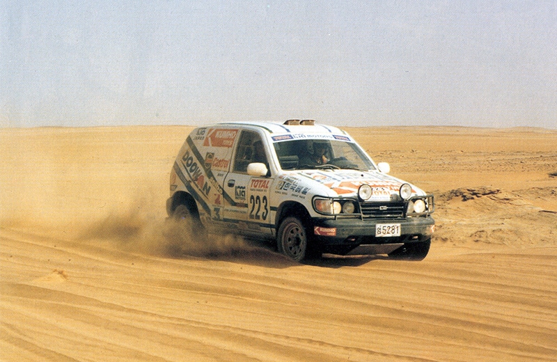 1993-the-sportage-completes-the-1993-paris-dakar-rally