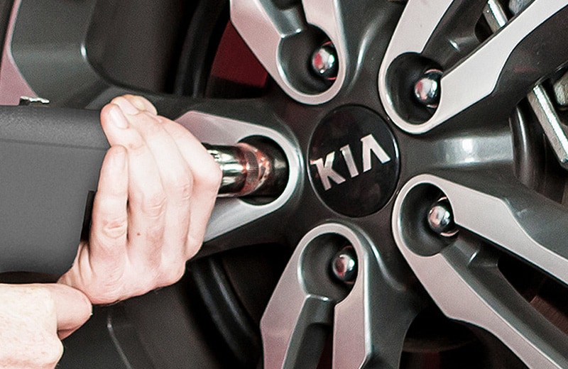 Replacement of flat tyre with the spare tyre in Kia Cars